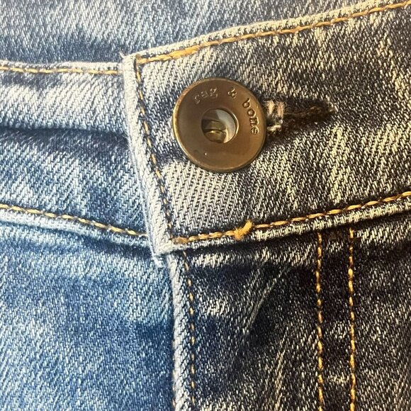 rag & bone size 26 Slim cut boyfriend  Fit Mid-Rise Light Wash Denim Jeans - Picture 3 of 9